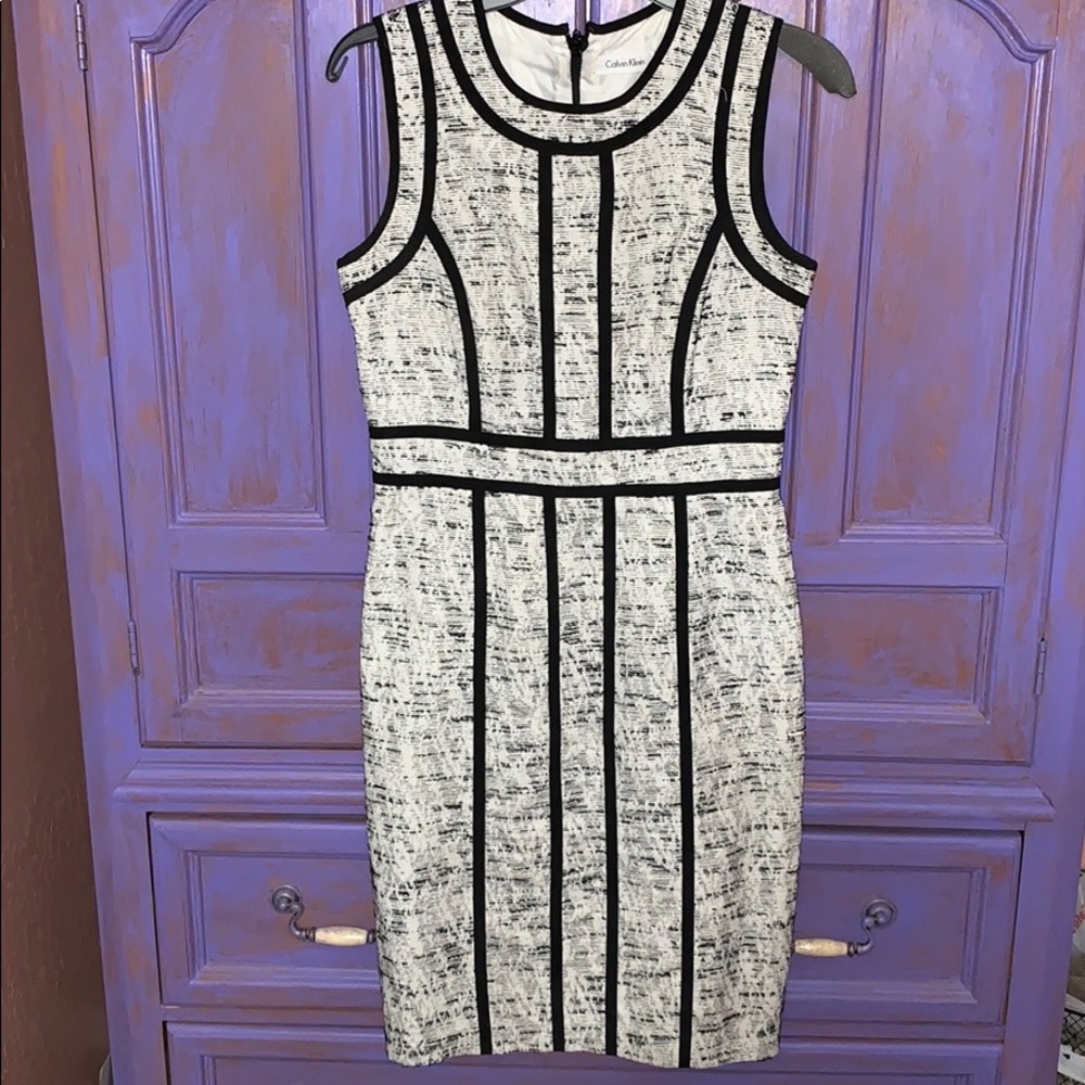Calvin Klein Dress sz 4. Knee length.